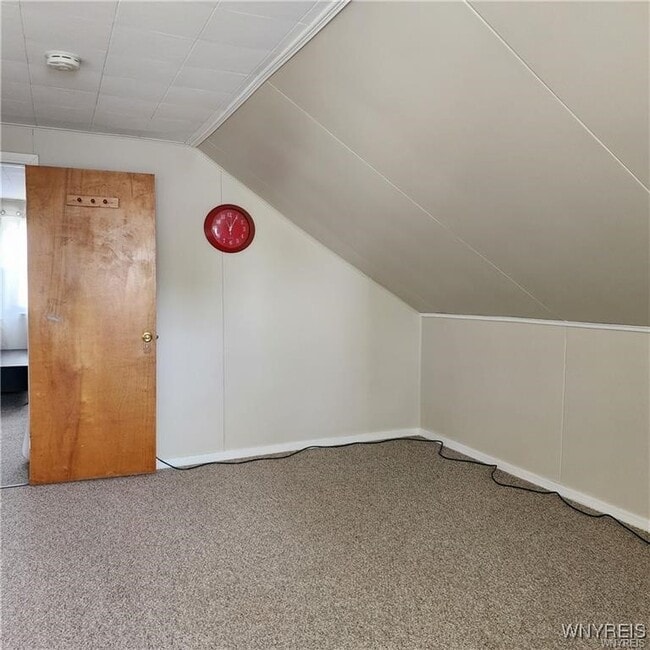 Photo - 526 Capen Blvd