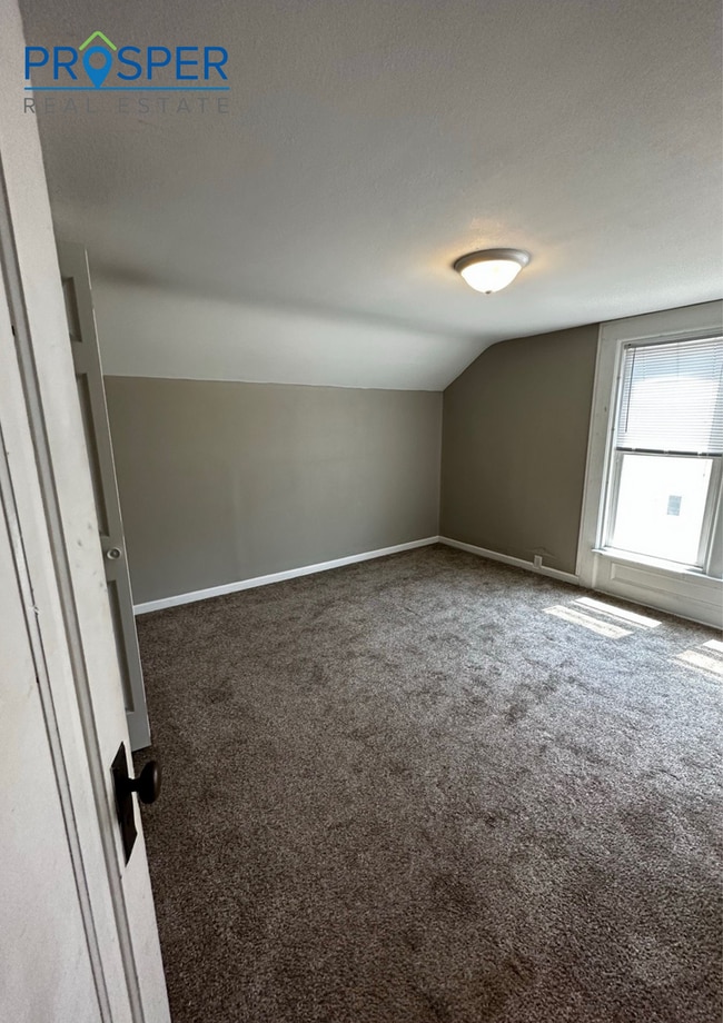 1239 Graham Ave Unit GR1239