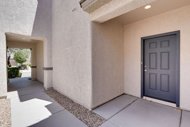 SPACIOUS 3 BEDROOM HOME IN 89044