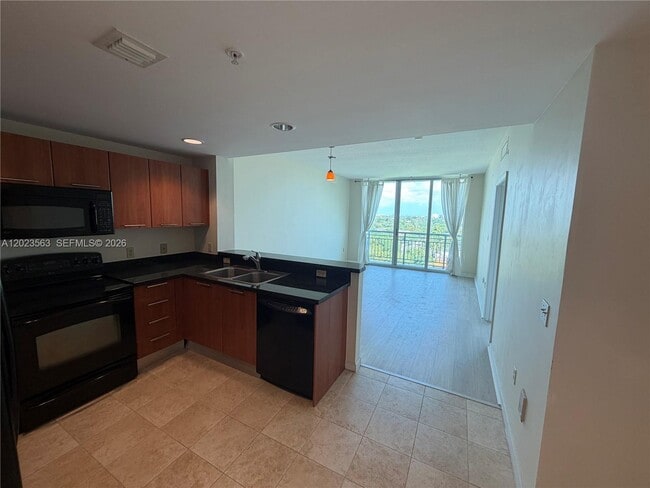 Photo - 2021 SW 3rd Ave Unit 902