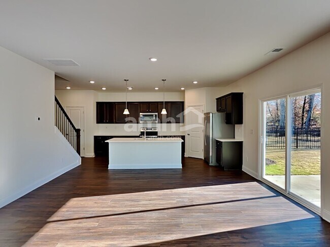 Photo - 602 Rivermist Dr