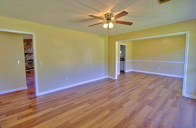 Photo - 205 Tempest Ln