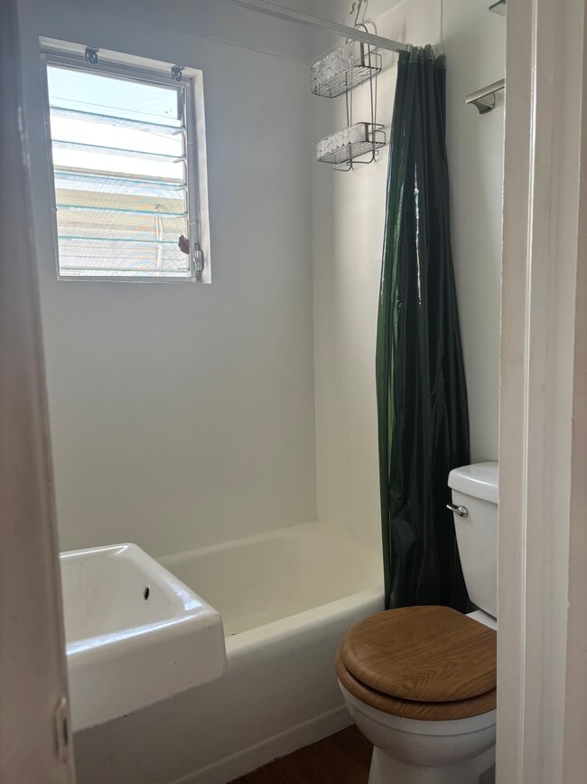 Photo - 825 Eaton St Unit 2