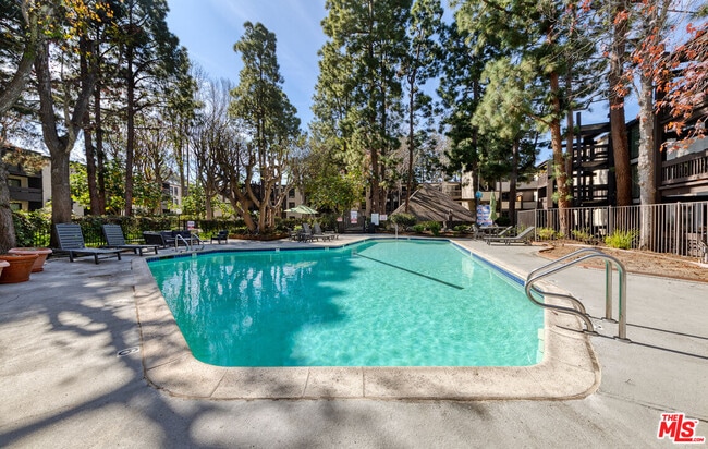 Building Photo - 8650 Gulana Ave Unit C2067 Rental
