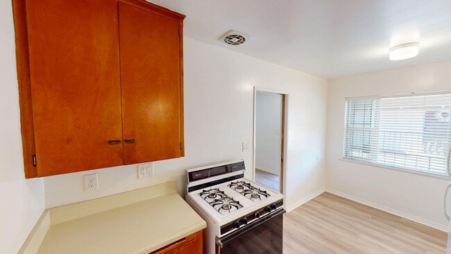 Photo - 1030 Isabella Ave Unit D