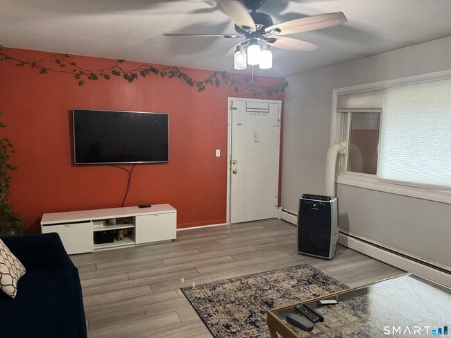 44 Racebrook Dr Unit B
