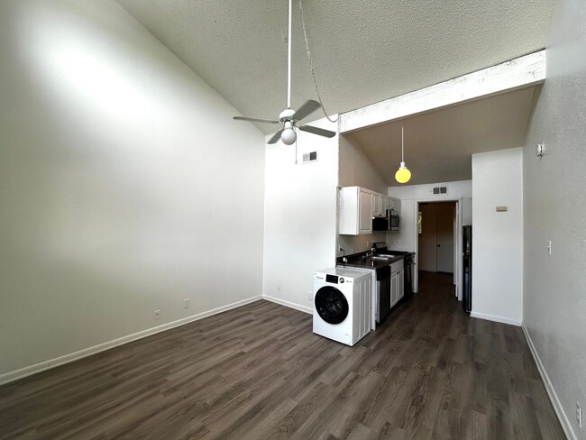 Photo - 1010 W 23rd St Unit 13