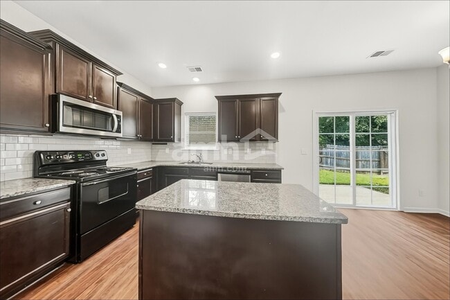 236 Addlestone Cir