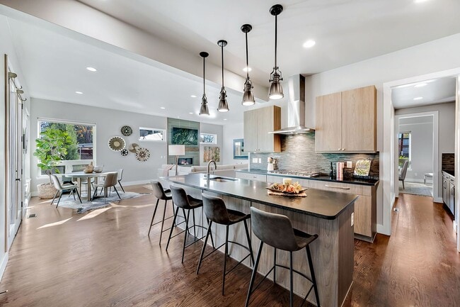 Building Photo - Stunning 4-BDR in the Heart of Sloan’s Lake