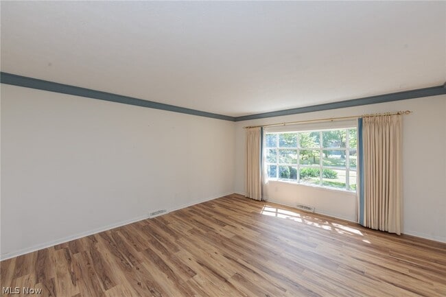 Photo - 33403 Cromwell Dr