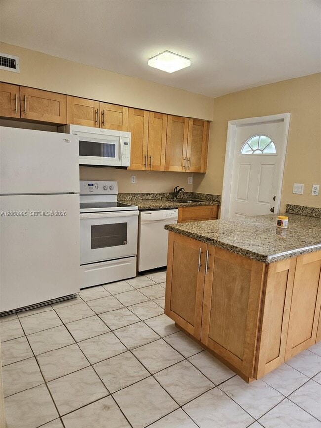 Photo - 1008 NE 34th Ct