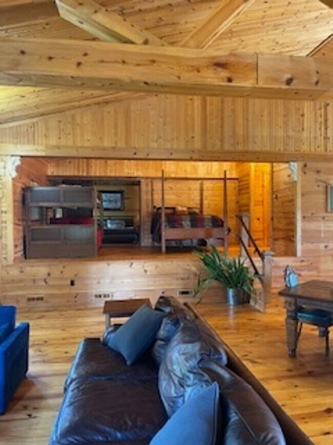 Photo - 2 Bedroom Condo on horse farm in Springfie...