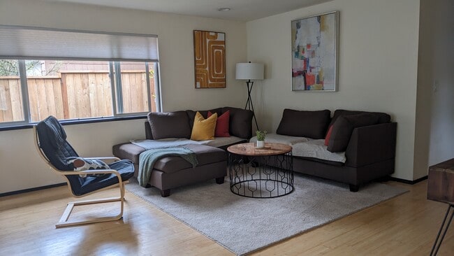 Photo - 1524 NE Junior St