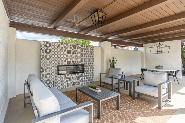 Outdoor Lounge