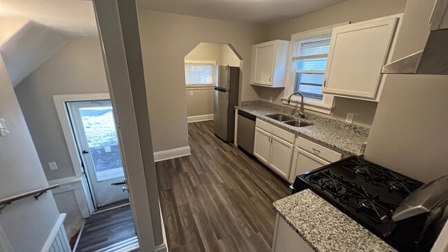 Photo - 592 Sanford Ave