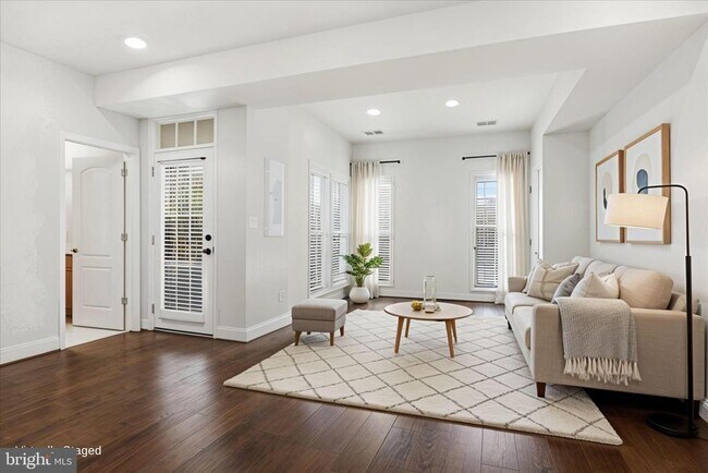 Photo - 21927 Bayard Terrace