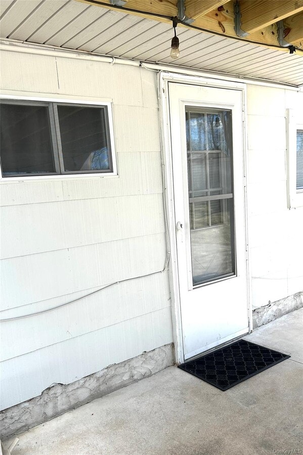 Photo - 892 Pine Ave