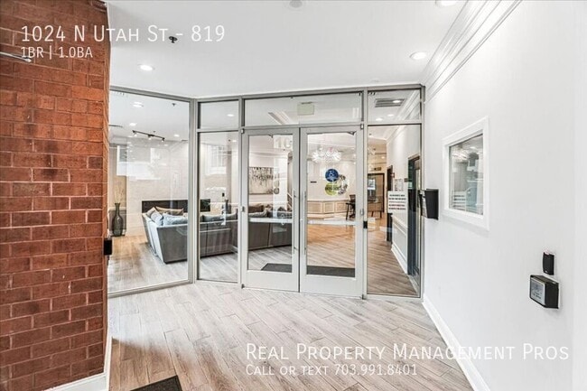 Photo - 1024 N Utah St Unit 819