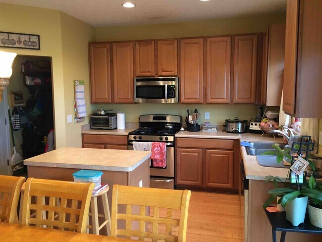 Photo - Beautiful Newer Home in Beavercreek - Near...
