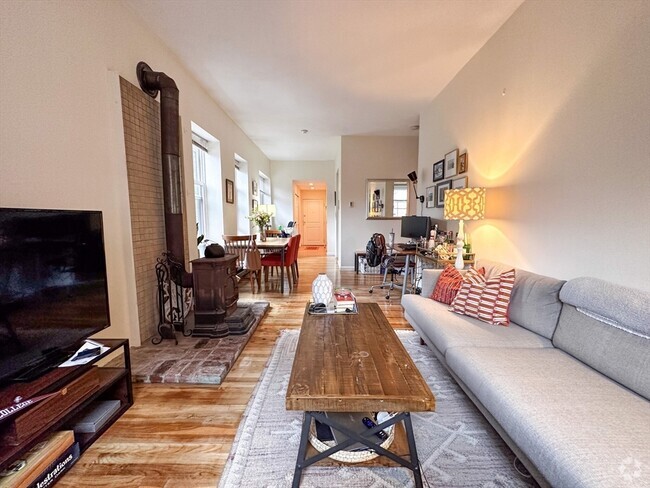 Building Photo - 3 Worcester Square Unit 5 Rental