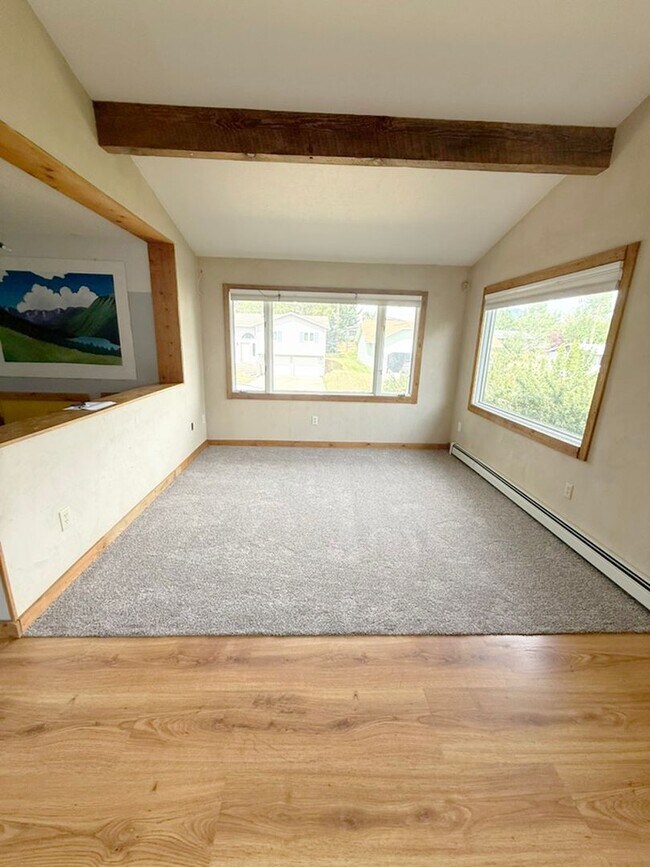1116 S Pinecrest Dr