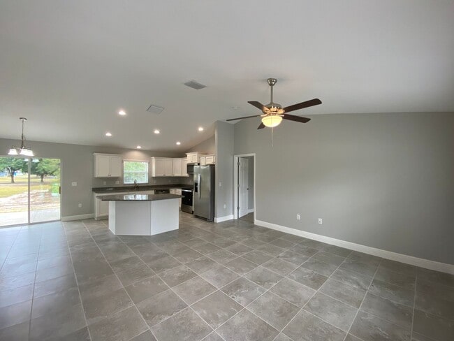 Photo - Desirable SW Ocala Neighborhood 4/2/2 *WON...