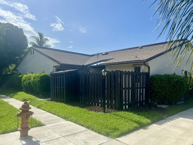 Building Photo - 3104 Waterview Cir