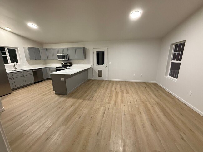 Building Photo - 8460-8460 N Palmer Fishhook Rd Unit 8460