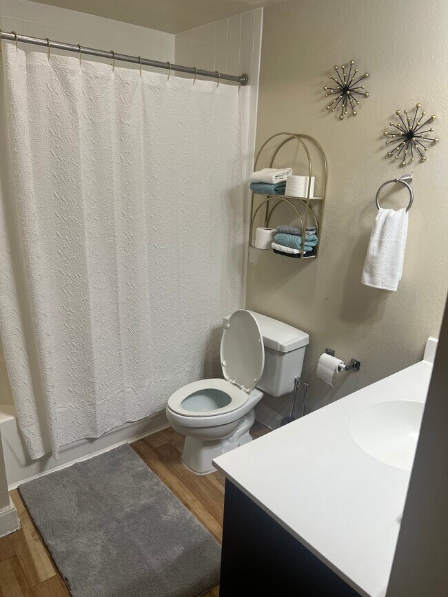 Photo - 3300 Cummins St Unit JMK