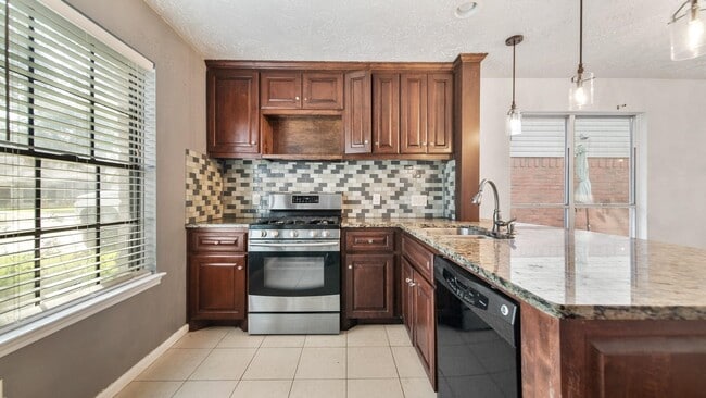 Photo - 2012 Sandy Knoll Dr