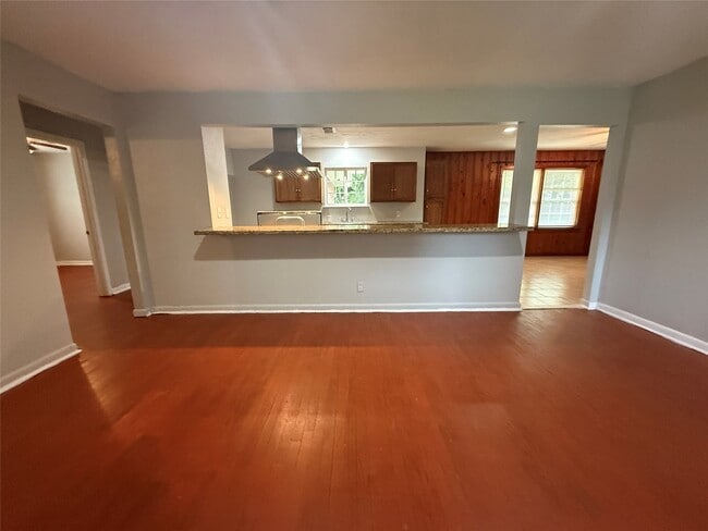 Building Photo - 2206 Eriksson St Rental