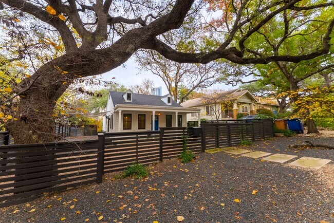 Luxury Living in Travis Heights—Historic 3... - Luxury Living in Travis Heights—Historic 3... House
