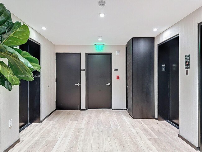 Photo - 398 NE 5th St Unit 4401