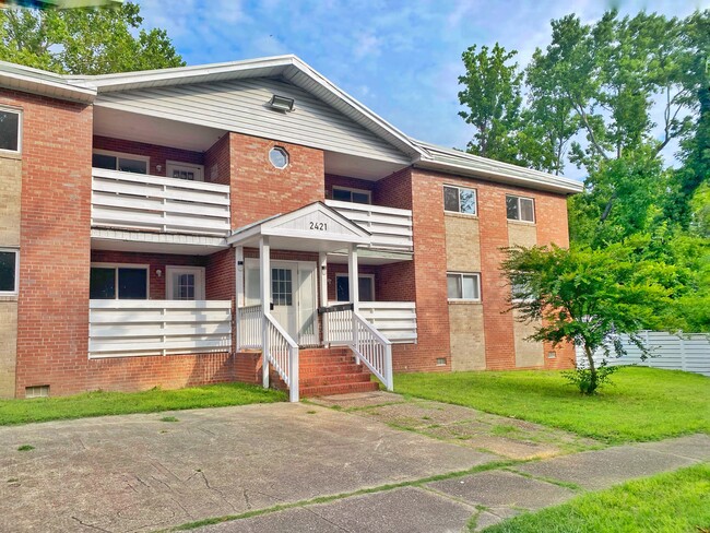 Building Photo - 2421 Bolton St Rental