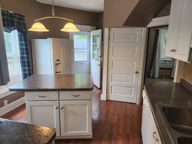 Photo - 1309 Gorton Ave NW