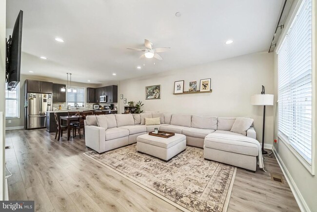 Photo - 743 Spring Mill Ave Townhome