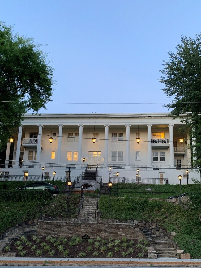 Building Photo - 149 Peachtree Cir NE Unit 35