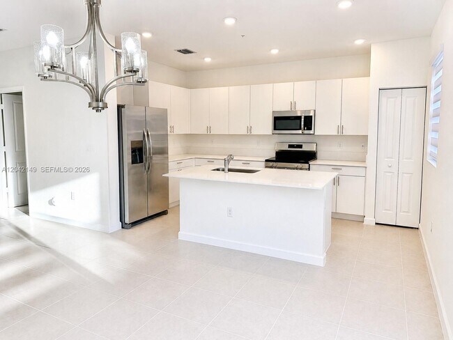 Photo - 114 SW 184th Ave