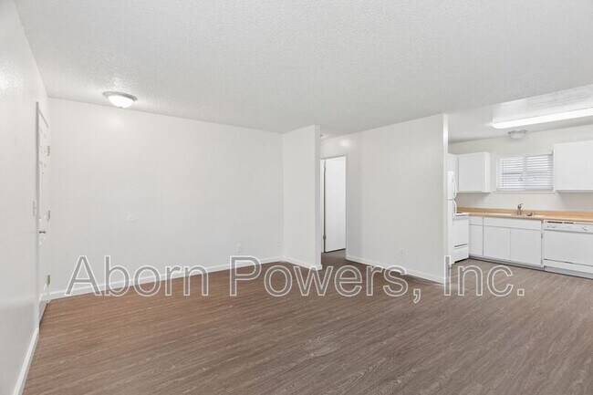 Photo - 2760 Coloma St