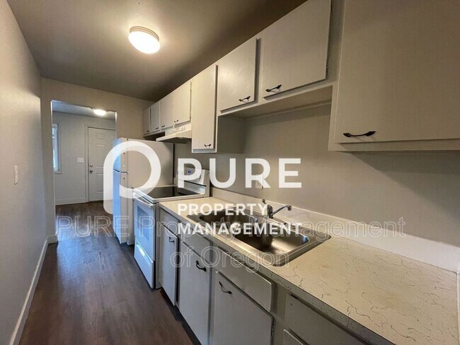 Photo - 18411 E Burnside St Unit 108