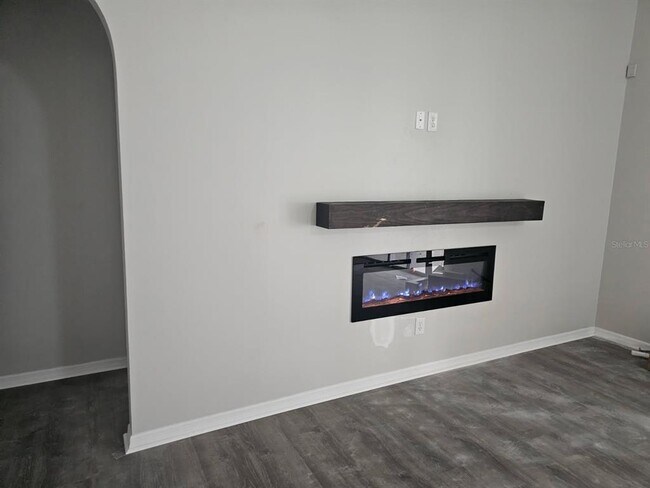 Photo - 10934 Versailles Blvd
