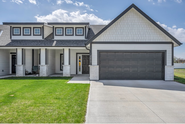 Photo - Modern Duplex with Spacious Design & Upscale Touches!!