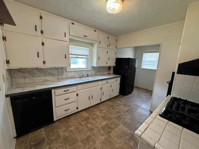 Photo - Tons of possibilities here!  3 bedrooms pl...