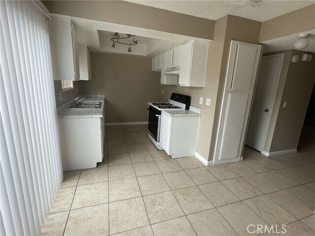 Photo - 9100 Acacia Ave Unidad 25