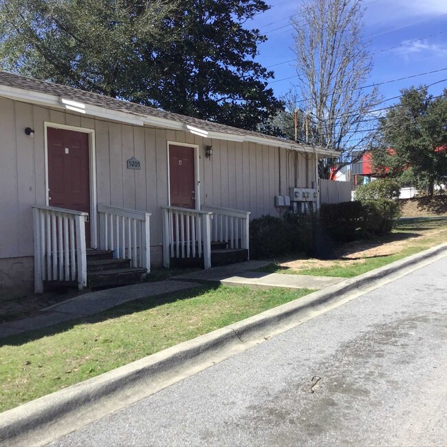 2BR/1BA Apartment Near Mobile Hwy – Utilit... - 2BR/1BA Apartment Near Mobile Hwy – Utilit... Unidad A