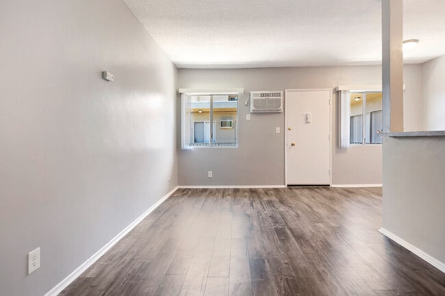 Photo - 1215 N McCadden Pl