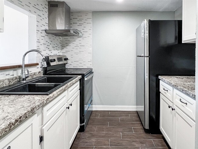 Photo - 1715 Moritz Dr Unit 2