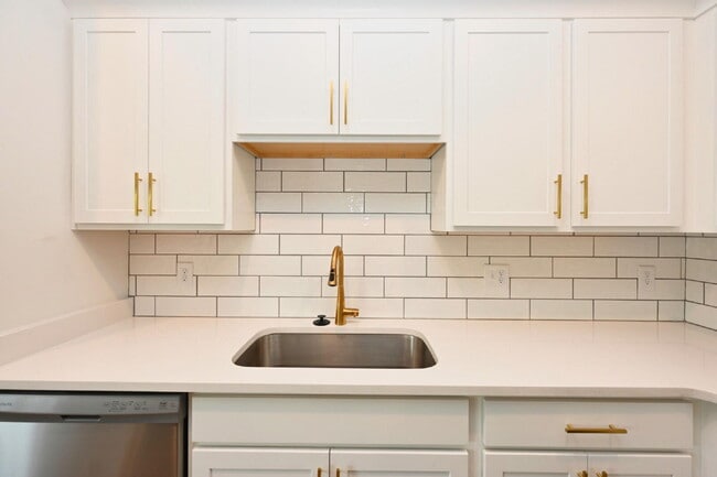Photo - Like-New Modern Townhome Near Dining, Shopping, Trails & Old Hickory Lake