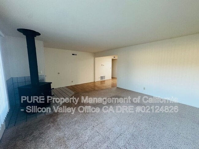 Photo - 115 Western Ct