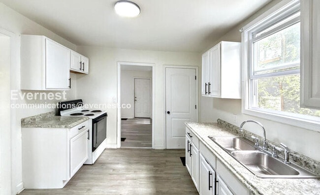 Photo - 1475 Cordell Ave